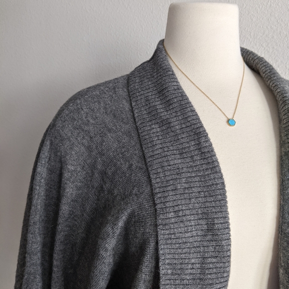 Gray Open Front Knit Cardigan w Batwing Sleeves - Picture 3 of 9